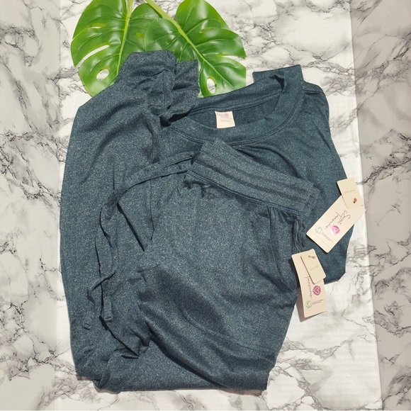 Secret Treasures Women's Off Duty Long Sleeve Crew-Neck Top and Jogger pants NEW - Picture 5 of 8